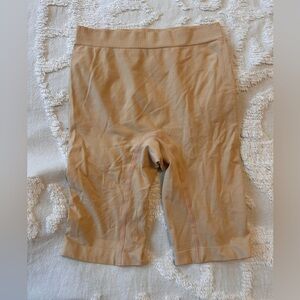 NWOT Thigh Society The Staple anti-chafe shorts S/M 7”
